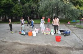 Građani uzeli stvar u svoje ruke: Uređeno i četvrto dečje igralište na Bagljašu