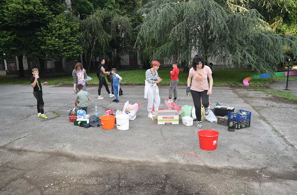 Građani uzeli stvar u svoje ruke: Uređeno i četvrto dečje igralište na Bagljašu Građani uzeli stvar u svoje ruke: Uređeno i četvrto dečje igralište na Bagljašu