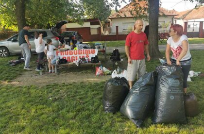 građani bagljaša uredili dečje igralište