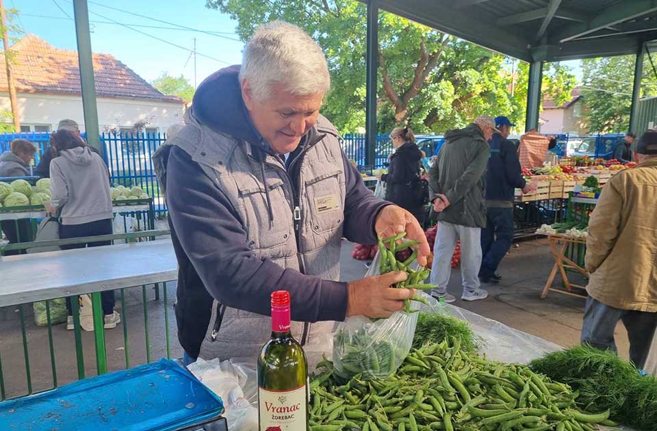 Na zrenjaninske pijace stigao mladi grašak Na zrenjaninske pijace stigao mladi grašak