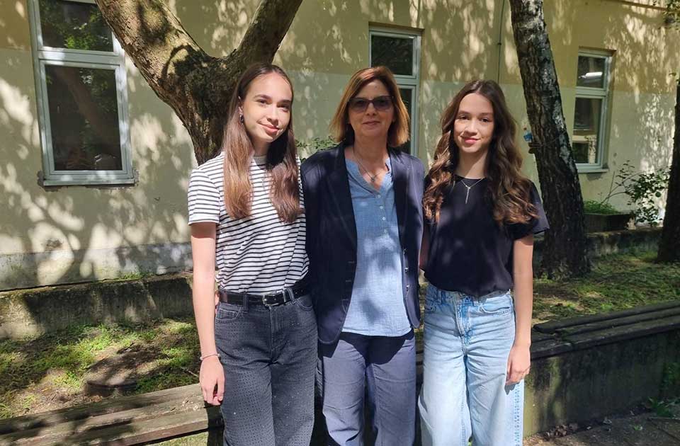 Milica Danikov i Lena Vulićević ostvarile zapažen uspeh na Nacionalnoj ekološkoj olimpijadi Milica Danikov i Lena Vulićević ostvarile zapažen uspeh na Nacionalnoj ekološkoj olimpijadi