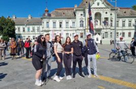 FOTO, VIDEO: Studenti jutros krenuli u protestnu šetnju od Zrenjanina do Subotice