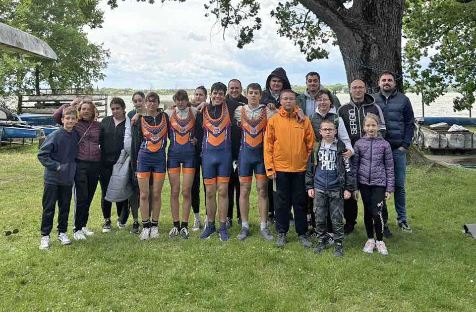 Uspešan vikend za Sportsko veslačko udruženje Zrenex: Medalje iz Beograda i sa Palića Uspešan vikend za Sportsko veslačko udruženje Zrenex: Medalje iz Beograda i sa Palića