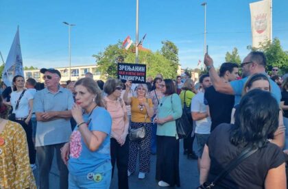 protest vostani serbije