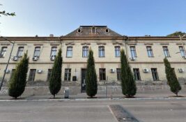 Vrlo zabrinjavajuće: 12 maloletnica rodilo decu, polovina majki mlađa od 16 godina