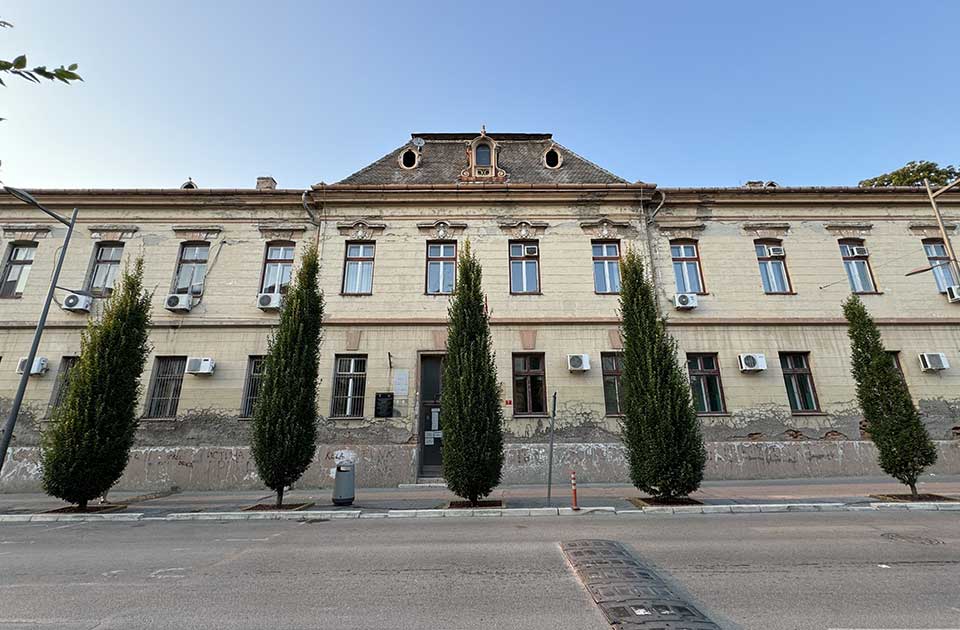 Vrlo zabrinjavajuće: 12 maloletnica rodilo decu, polovina majki mlađa od 16 godina Vrlo zabrinjavajuće: 12 maloletnica rodilo decu, polovina majki mlađa od 16 godina