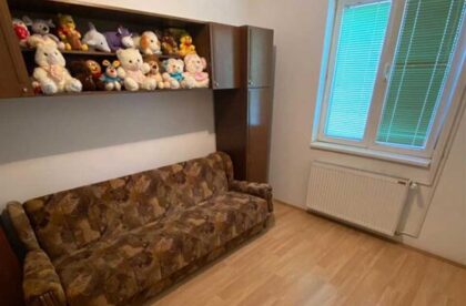 dve kuće na duplom placu