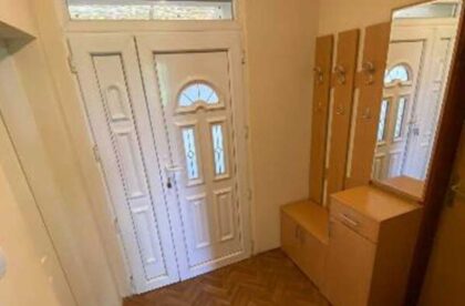 dve kuće na duplom placu
