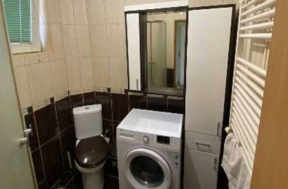 dve kuće na duplom placu