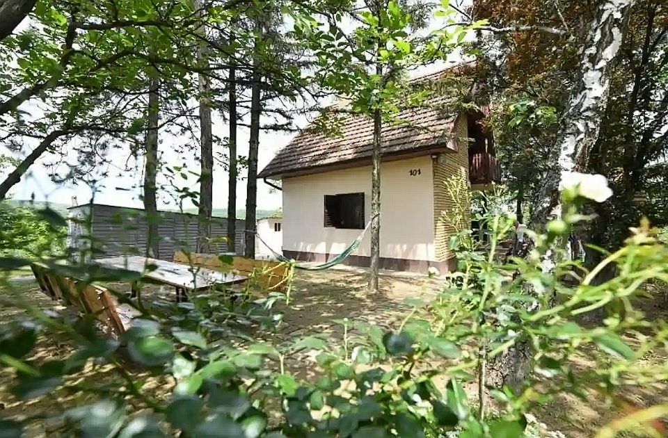 FOTO: Prilika za odmor, ali i za biznis – jedinstvene kuće na prodaju FOTO: Prilika za odmor, ali i za biznis – jedinstvene kuće na prodaju