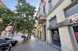 Nema više zaštitne ograde ispred oronule zgrade u centru grada