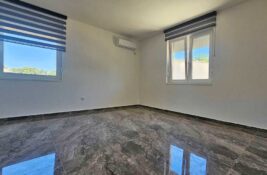 FOTO: Prodaje se nov, moderan i funkcionalan stan u tek useljenoj zgradi na Lesnini
