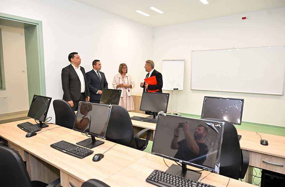 kreativni centar hertelendi - bajić
