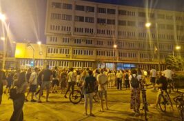 Zrenjaninci uputili snažnu podršku pretučenom studentu Luki i uhapšenom doktoru Vladi