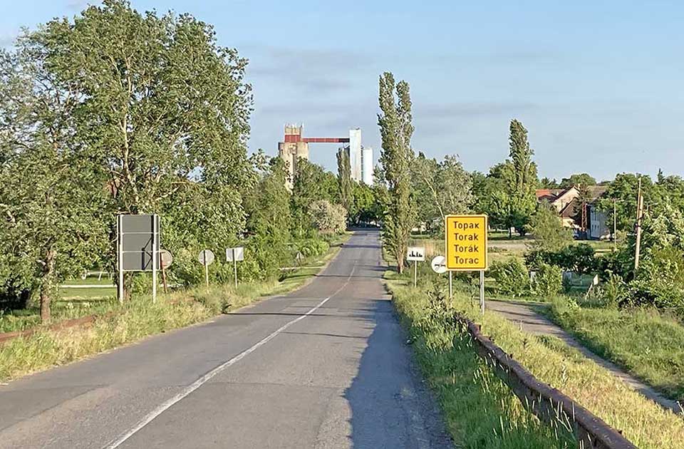 Država prodaje tri nepokretnosti u Torku i Belom Blatu – najjeftinija košta 5.035 evra Država prodaje tri nepokretnosti u Torku i Belom Blatu – najjeftinija košta 5.035 evra