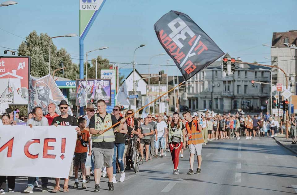 VIDEO: Zrenjaninski studenti obeležili 200 dana blokade fakulteta i poručili – naša borba traje! VIDEO: Zrenjaninski studenti obeležili 200 dana blokade fakulteta i poručili – naša borba traje!