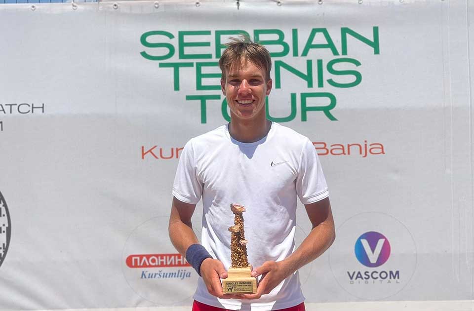 Iz Amerike po trofej: Zoran Ludoški osvojio prestižni teniski turnir Iz Amerike po trofej: Zoran Ludoški osvojio prestižni teniski turnir