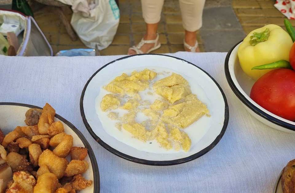 Kulje i mleka – omiljeni doručak starijih generacija Kulje i mleka – omiljeni doručak starijih generacija