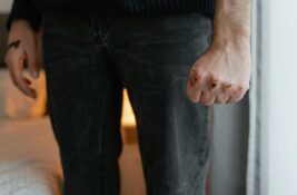 ANKETA: Treba li roditeljima izričito zabraniti telesno kažnjavanje dece?