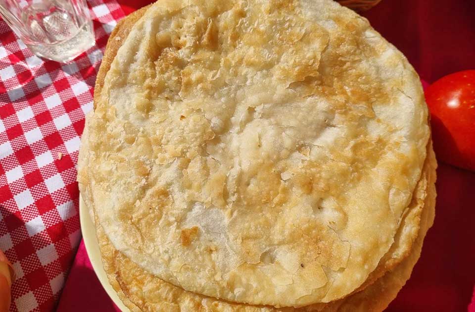 Savijačice su u davna vremena bile sirotinjsko jelo – danas su pravi delikates Savijačice su u davna vremena bile sirotinjsko jelo – danas su pravi delikates
