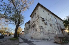 Zaštitne ograde i trake na sve strane: U kakvim objektima borave zrenjaninski lekari i pacijenti