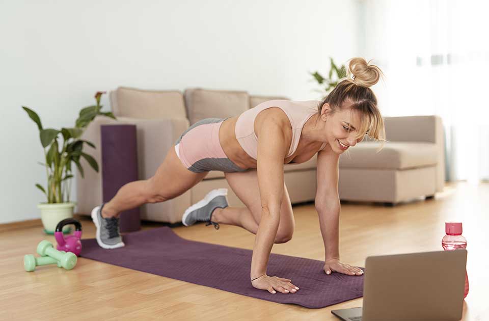 Trening kod kuće – bez opreme: Celo telo za svega 20 minuta! Trening kod kuće – bez opreme: Celo telo za svega 20 minuta!