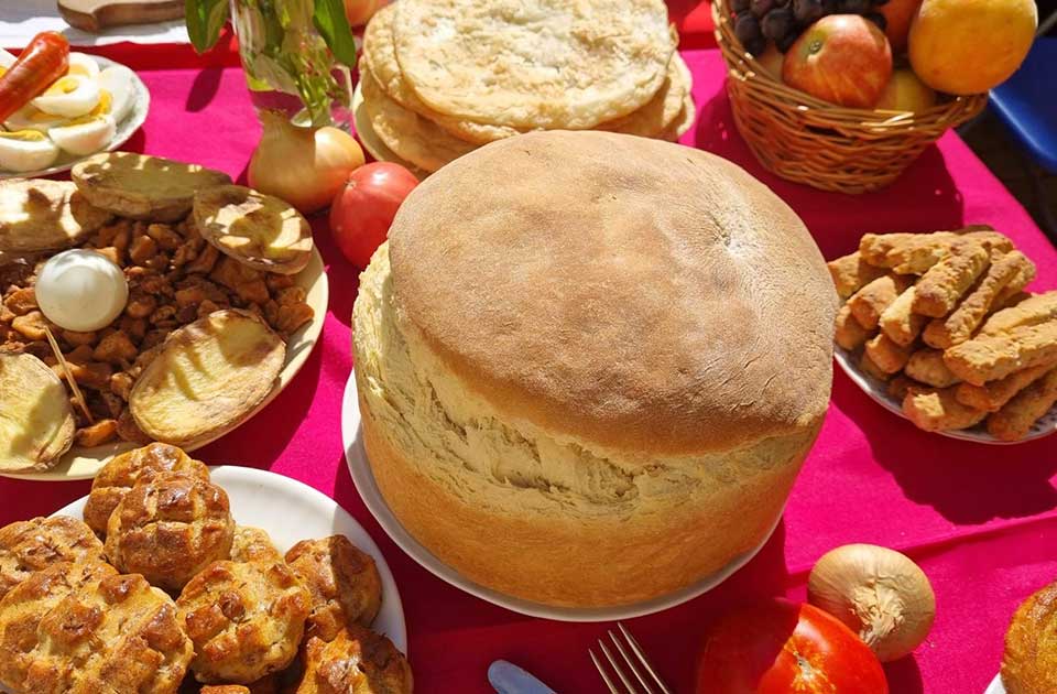 Cipovka – tradicionalni vojvođanski hleb koji se smeje na mesec Cipovka – tradicionalni vojvođanski hleb koji se smeje na mesec