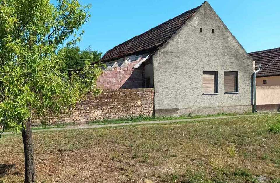 FOTO: Kuća od 150 kvadrata za 21.000 evra – u jednom je od najlepših sela kod Zrenjanina FOTO: Kuća od 150 kvadrata za 21.000 evra – u jednom je od najlepših sela kod Zrenjanina