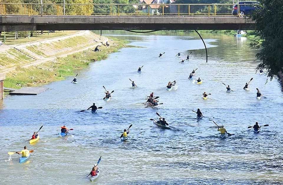 Imaćete priliku da posmatrate nesvakidašnju scenu: Karneval kajakaša prodefilovaće Begejom