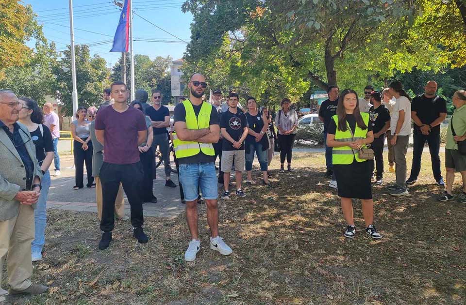Ispred Tehničkog fakulteta održan pomen nastradalima u padu nadstrešnice
