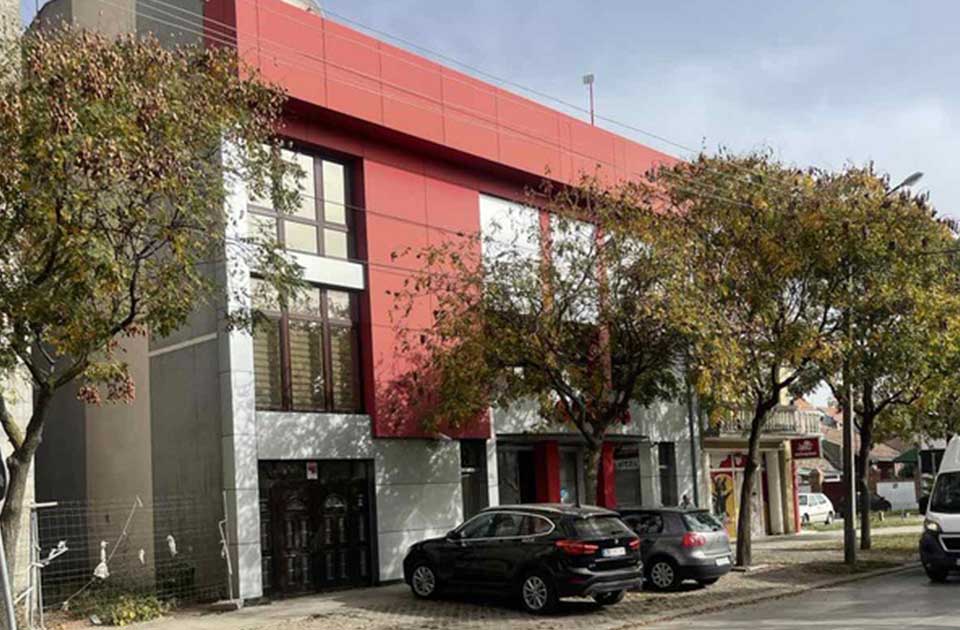 FOTO: Prodaje se stambeno-poslovna zgrada u širem centru Zrenjanina