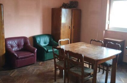 trosobna kuća u perlezu