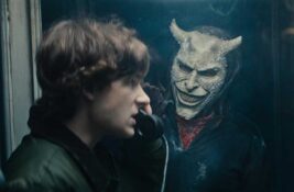 VIDEO: Itan Hok u najmračnijoj ulozi u karijeri – „Crni telefon 2“ je stigao u bioskop