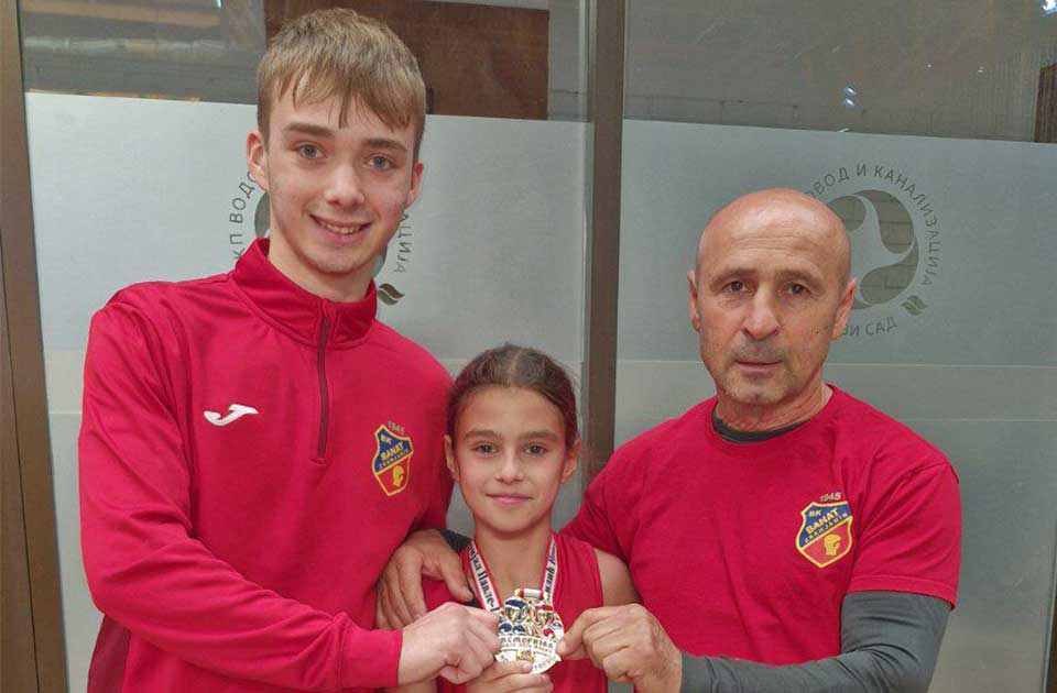 Moćno izdanje boksera Banata: Lena Boškov i Damjan Bajić na ubedljiv način došli do zlata