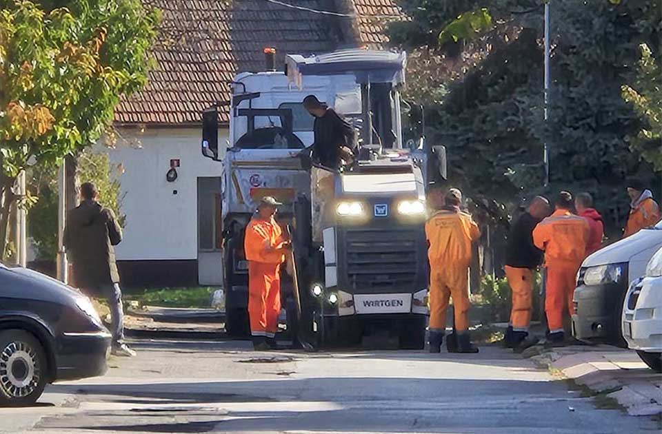 FOTO: Ovo je hit – pogledajte kako je zakrpljen kolovoz u Apatinskoj ulici
