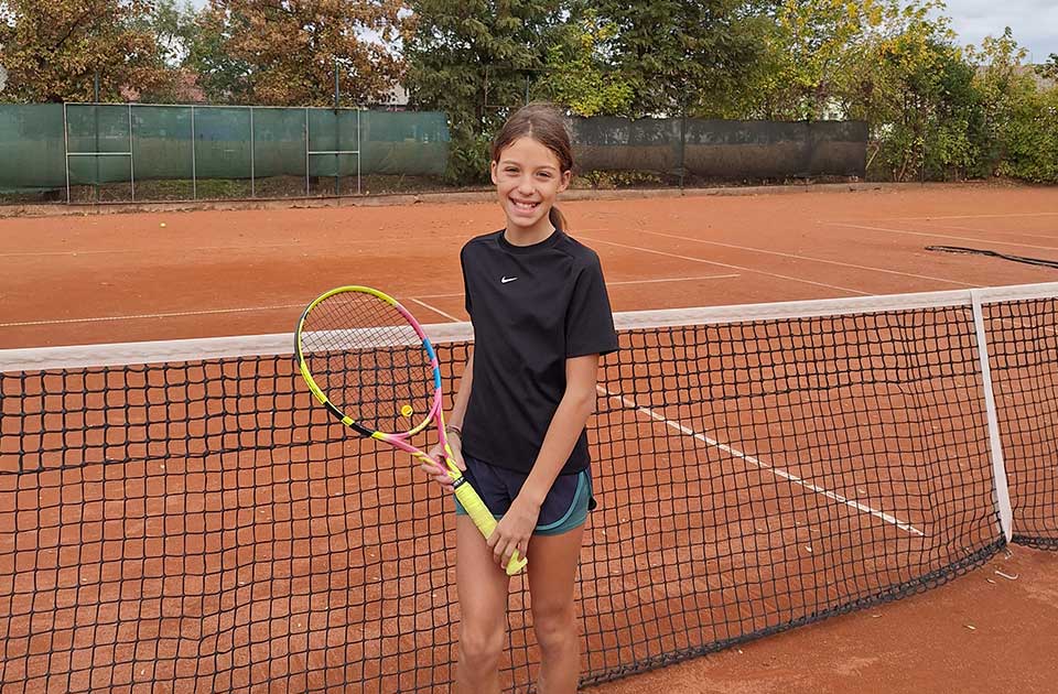 Osvojila vojvođanski masters turnir: Za Lolu je tenis mnogo više od veštog udaranja loptice Osvojila vojvođanski masters turnir: Za Lolu je tenis mnogo više od veštog udaranja loptice