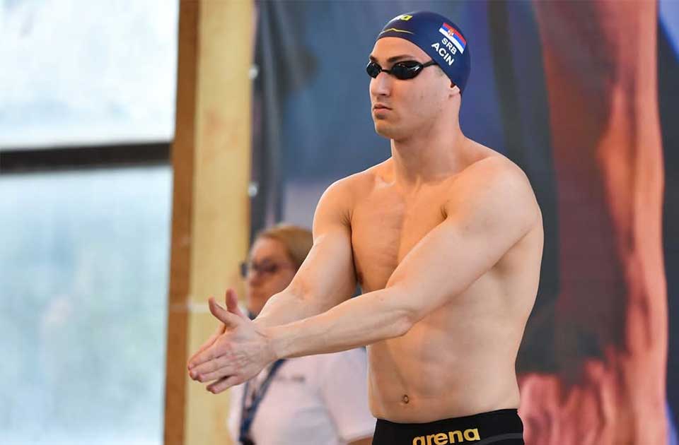 Pao državni rekord: Nikola Aćin najbrži plivač u 25m bazenima u istoriji srpskog plivanja!