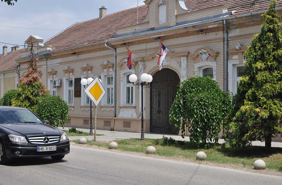 Vlada Srbije raspustila Skupštinu opštine Sečanj, Ana Brnabić raspisala lokalne izbore Vlada Srbije raspustila Skupštinu opštine Sečanj, Ana Brnabić raspisala lokalne izbore