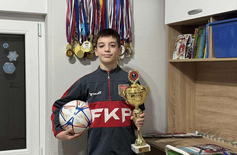 Fudbaler Petar Vavan u riznici ima 64 medalje, poslednju je osvojio baš na deseti rođendan
