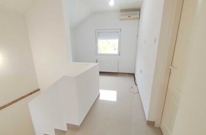 petoiposobna kuća u naselju dolja