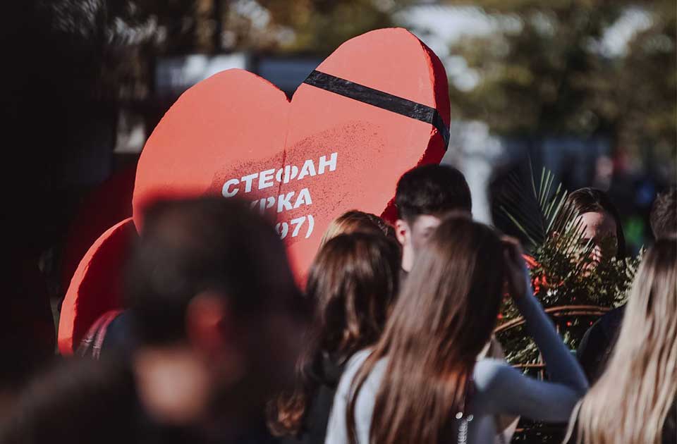 Vladimir Grbić podržao Dijanu Hrku: Ismevanje gubitka deteta najniži oblik posrnuća društva Vladimir Grbić podržao Dijanu Hrku: Ismevanje gubitka deteta najniži oblik posrnuća društva