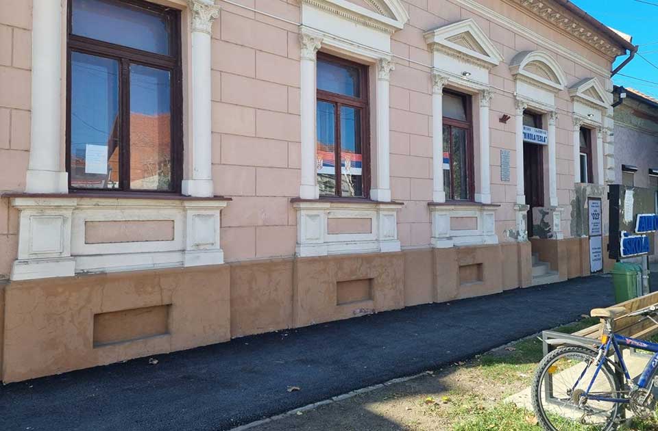 FOTO: Radovi u Ulici Ive Lole Ribara bez kontrole – uznemirena javnost traži objašnjenje FOTO: Radovi u Ulici Ive Lole Ribara bez kontrole – uznemirena javnost traži objašnjenje