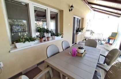 dvojna kuća na gradnulici