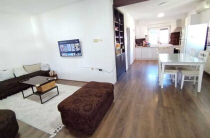 dvojna kuća na gradnulici