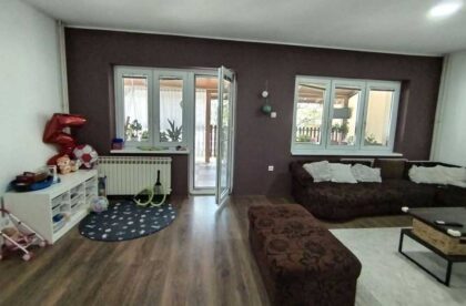 dvojna kuća na gradnulici