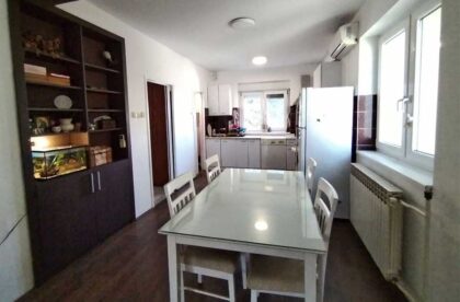 dvojna kuća na gradnulici