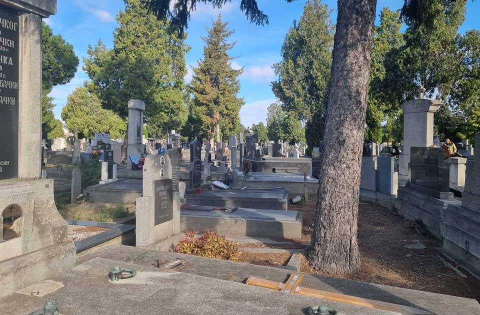 Poskupljuju li i pogrebne usluge u Zrenjaninu? „Čistoća i zelenilo“ predložila novi cenovnik Poskupljuju li i pogrebne usluge u Zrenjaninu? „Čistoća i zelenilo“ predložila novi cenovnik