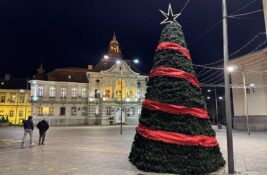 ANKETA: Sviđa li vam se novogodišnja dekoracija u centru grada?