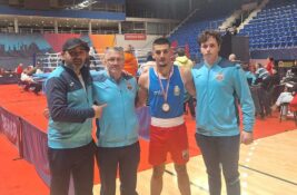 Bokseru Petrovgrada Ognjenu Erskom pripao pehar za najborbeniji takmičarski par