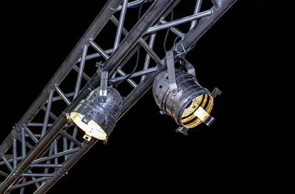 Plaćamo 7,1 milion dinara za „poboljšanje kvaliteta osvetljaja“ u hali sportova Plaćamo 7,1 milion dinara za „poboljšanje kvaliteta osvetljaja“ u hali sportova